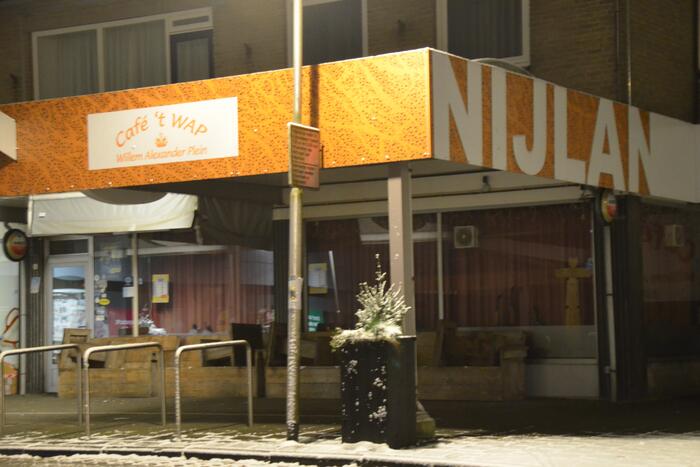 Café 't Wap opent deuren en politie doet inval