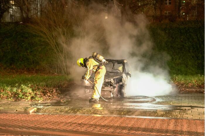 Auto compleet uitgebrand