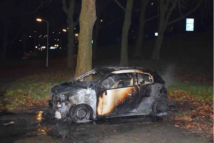 Auto compleet uitgebrand