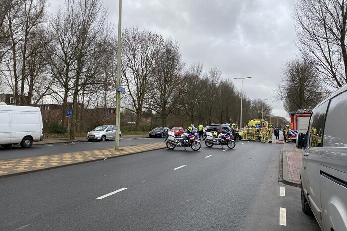 Gewonde bij aanrijding tussen twee auto's