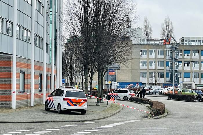 Persoon gewond bij schietincident politiebureau