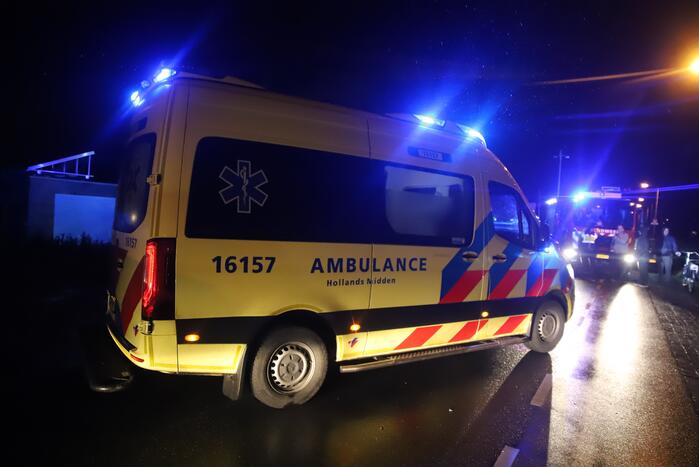 Frontale botsing tussen drie voertuigen