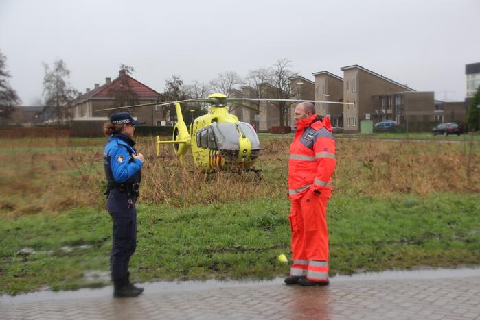 Traumahelikopter landt voor zwaargewond persoon na schietincident