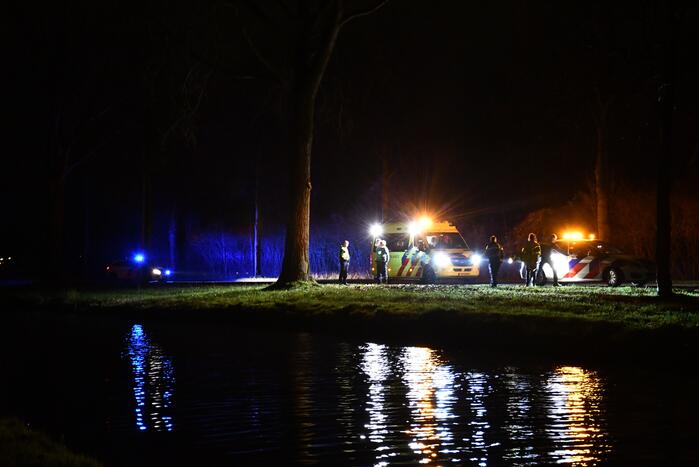 Auto geëindigd in het water