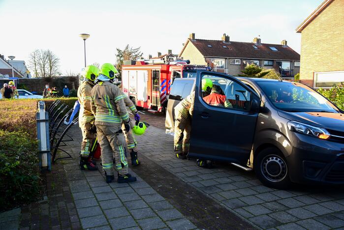 Ongeval tussen personenauto en personenbus