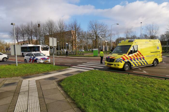 Fietsster aangereden door lijnbus bij Ziekenhuis Gelderse Vallei