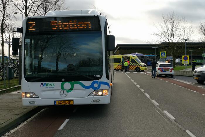 Fietsster aangereden door lijnbus bij Ziekenhuis Gelderse Vallei