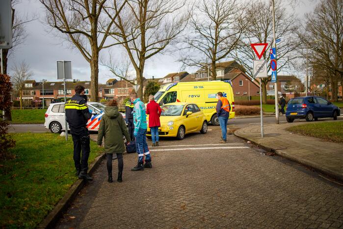 Fietsster geschept door auto