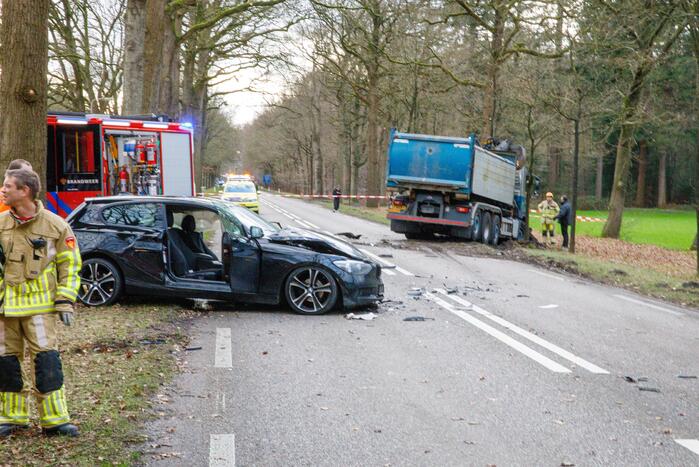Ernstig ongeval tussen vrachtwagen en personenauto