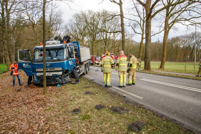 Ernstig ongeval tussen vrachtwagen en personenauto