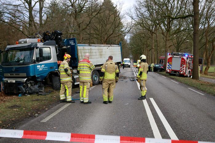 Ernstig ongeval tussen vrachtwagen en personenauto