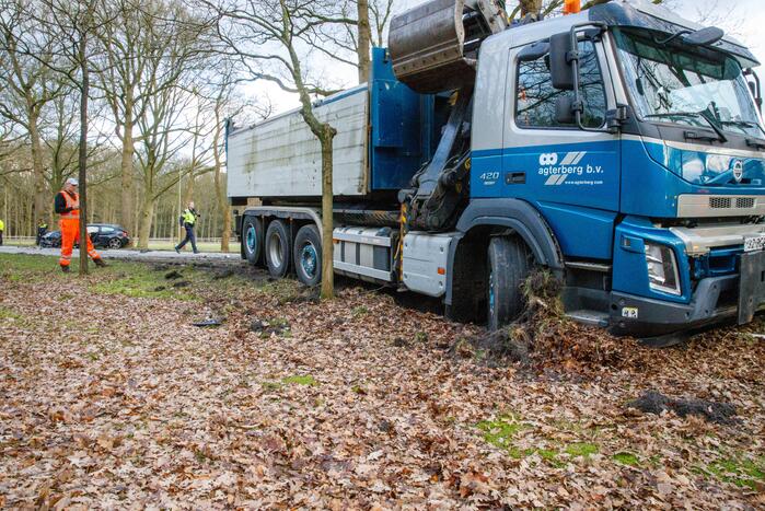 Ernstig ongeval tussen vrachtwagen en personenauto