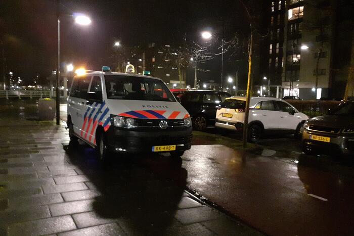 Brandweer doet onderzoek naar gaslucht in flat