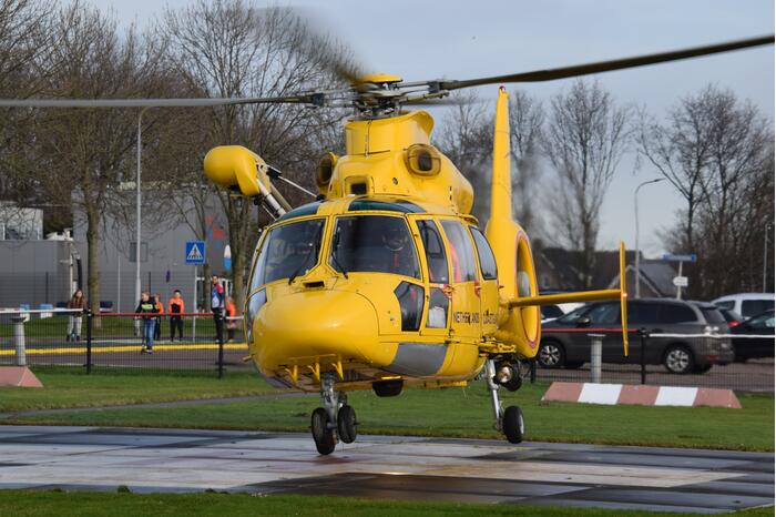 SAR-helikopter maakt proeflanding ZorgSaam Ziekenhuis