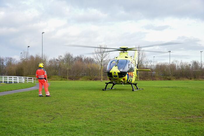 Traumahelikopter landt voor incident in woning