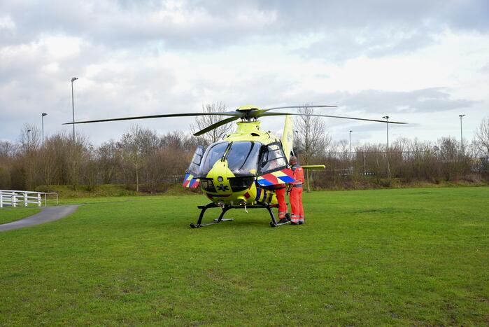Traumahelikopter landt voor incident in woning