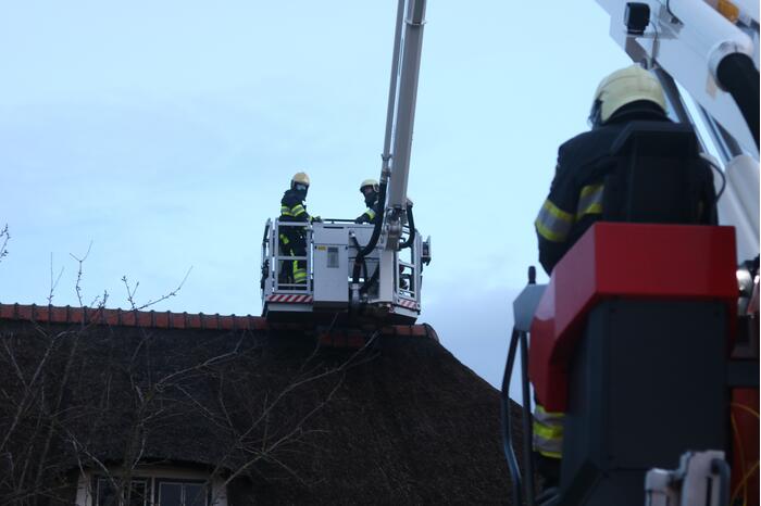 Brandweer doet onderzoek naar schoorsteen