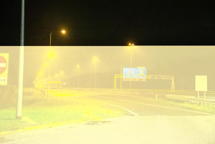 Snelwegen en tankstations uitgestorven door avondklok