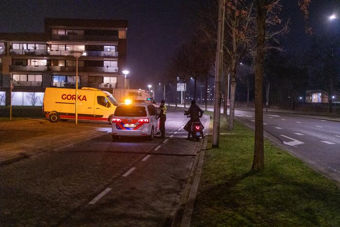 Avondklok van kracht: stille straten en politie voert controles uit
