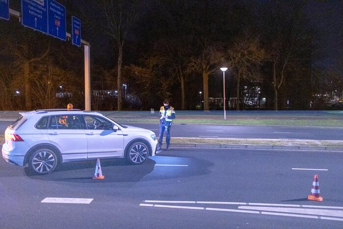 Avondklok van kracht: stille straten en politie voert controles uit