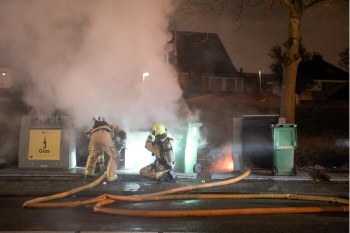 Brand in meerdere papiercontainers
