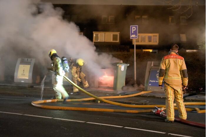 Brand in meerdere papiercontainers