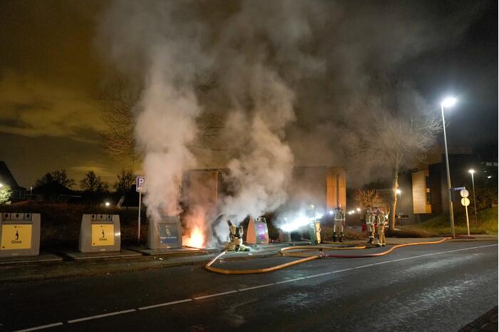 Brand in meerdere papiercontainers
