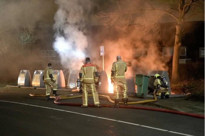 Brand in meerdere papiercontainers