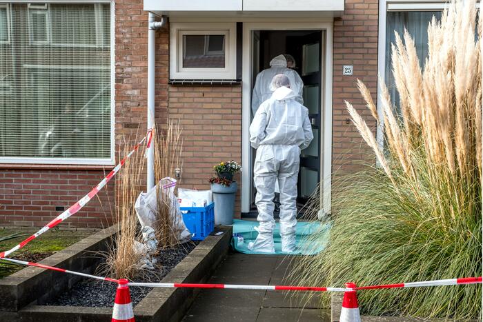 Overleden persoon aangetroffen in woning