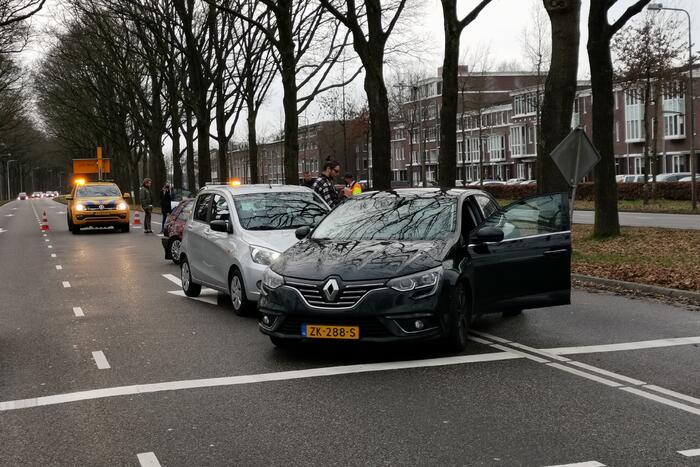 Twee auto's met elkaar in botsing