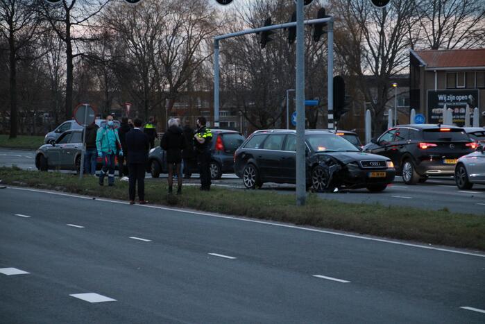 Vijf voertuigen betrokken bij verkeersongeval