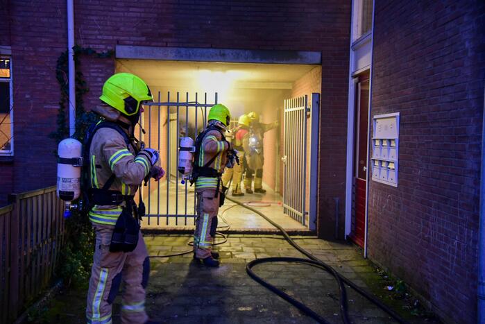 Woningen ontruimd door brand in kelderbox
