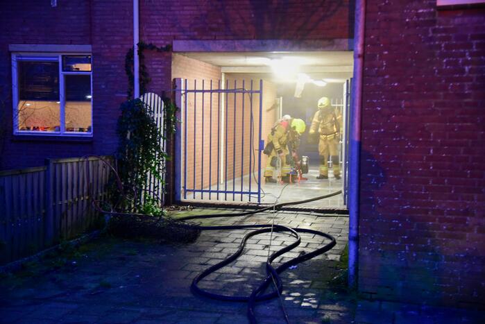 Woningen ontruimd door brand in kelderbox