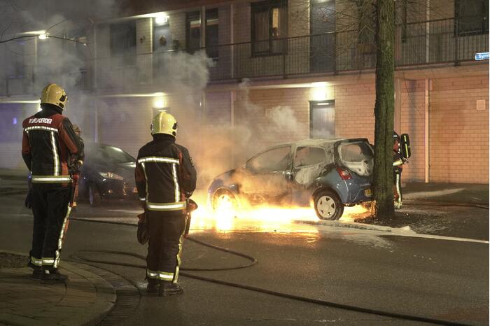 Auto volledig uitgebrand