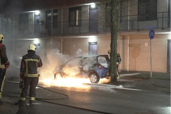 Auto volledig uitgebrand