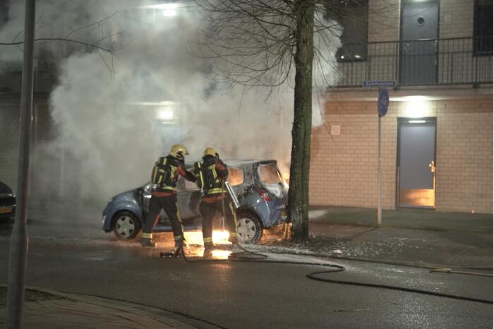 Auto volledig uitgebrand