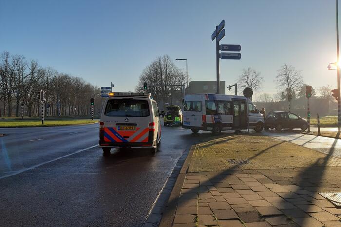 Scooterrijder gewond bij botsing met auto