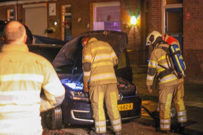 Auto vat vlam in Soesterkwartier