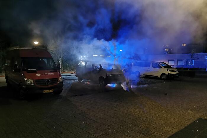 Taxi van Bolderman helemaal uitgebrand
