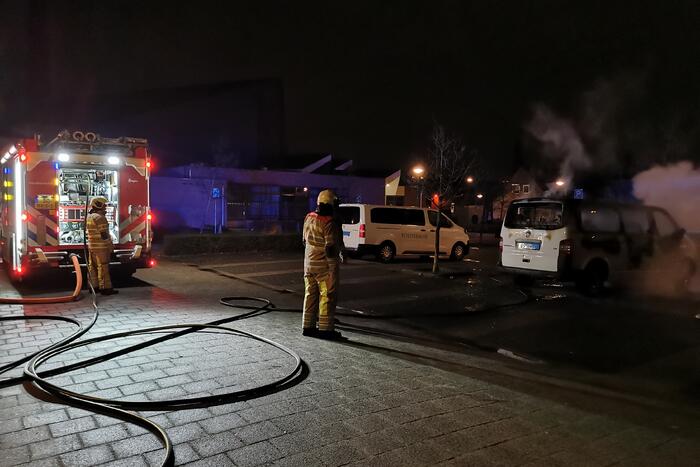 Taxi van Bolderman helemaal uitgebrand