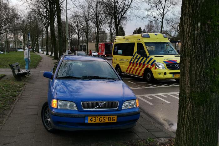 Voetgangster aangereden door personenauto