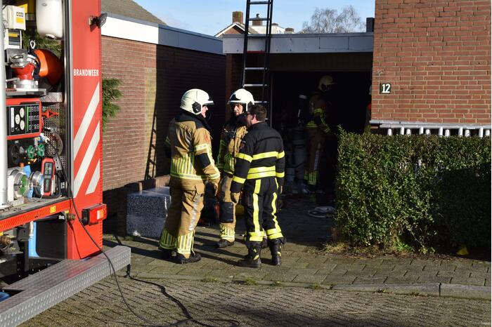 Brand in garagebox snel geblust