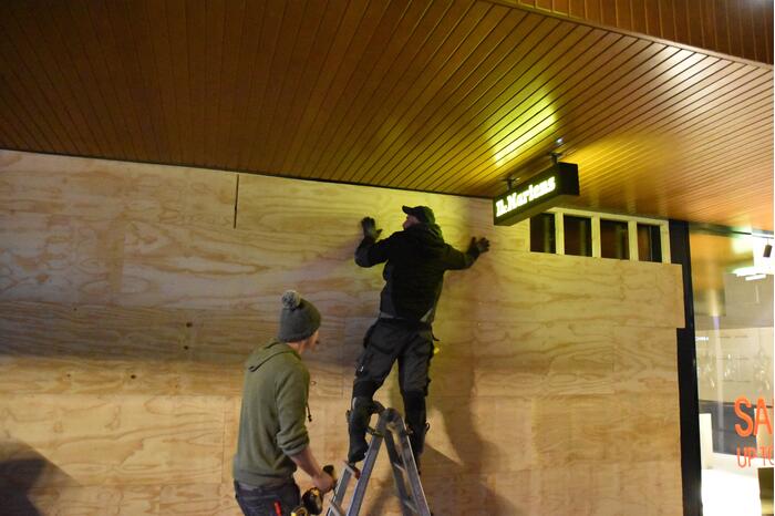 Voorbereiding voor avondklokrellen Lijnbaankwartier