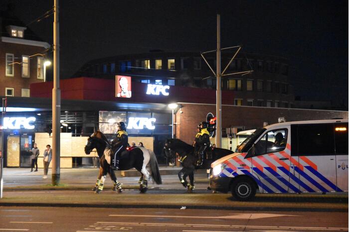 Veel ME op straat na ernstige rellen