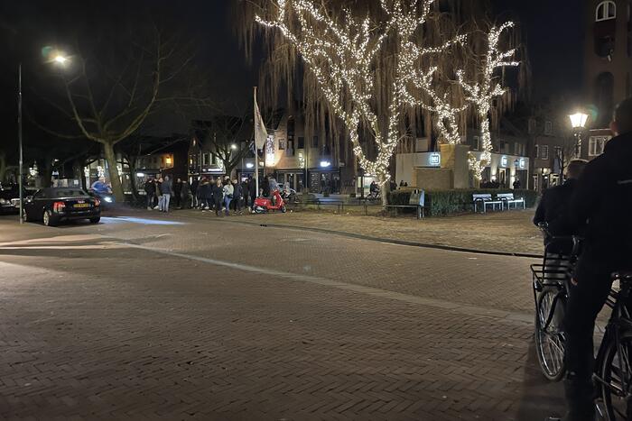 Vissersdorp op de been tegen relschoppers