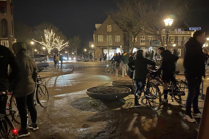 Vissersdorp op de been tegen relschoppers