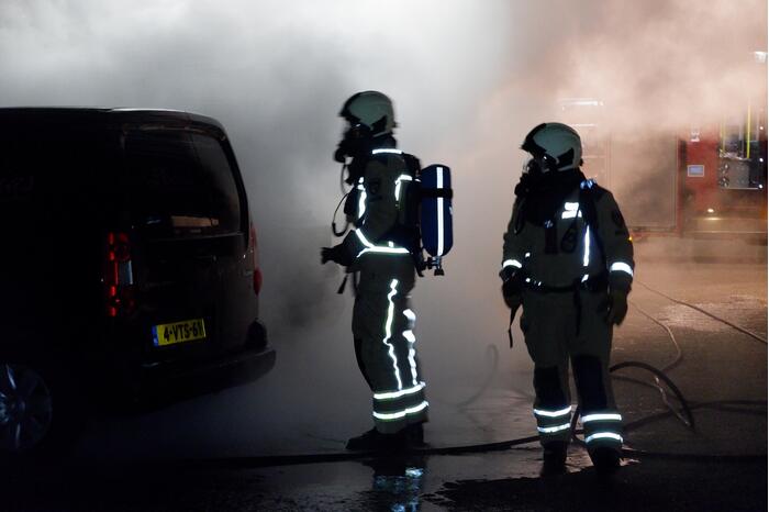 Auto verwoest door brand