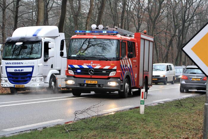 Auto in de kreukels bij verkeersongeval