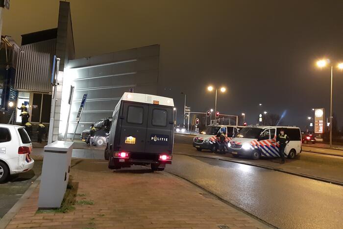 Marechaussee en politie staan paraat voor ongeregeldheden