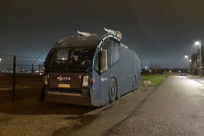 Marechaussee en politie staan paraat voor ongeregeldheden